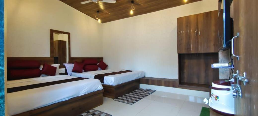 Hotel Payal & Restaurent Pachmarhī Buitenkant foto