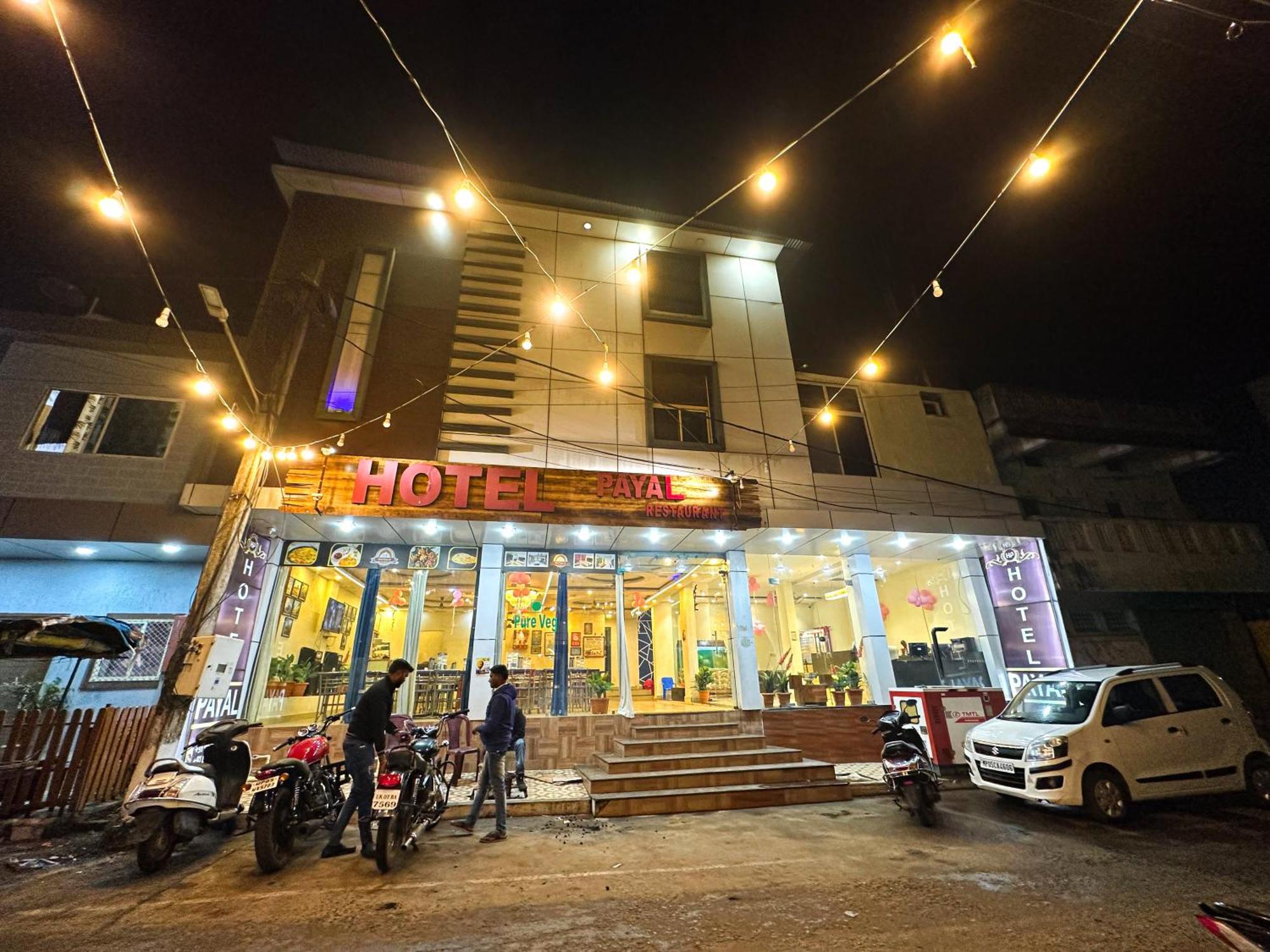 Hotel Payal & Restaurent Pachmarhī Buitenkant foto